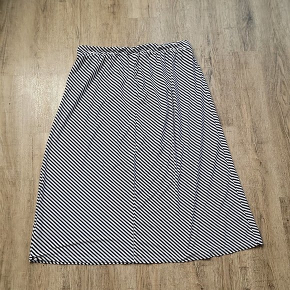 Terra & Sky Pull On Maxi Skirt ~ Sz 2X ~ Long ~ Black & White ~ Stretchy - Picture 4 of 4